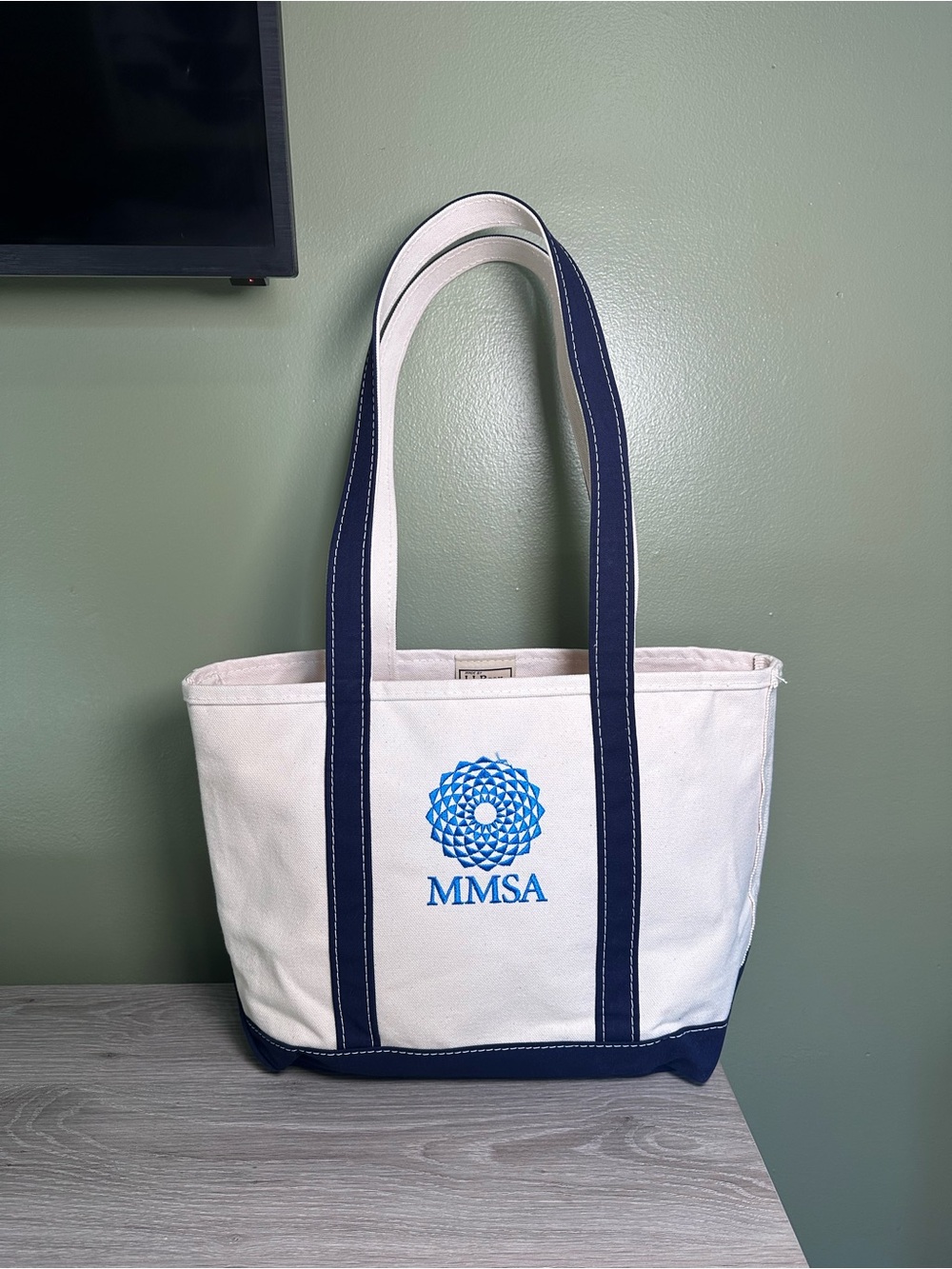 LL Bean Boat And Tote blue Trim Size Medium (16”x12”) Usa Made Outdoor - Picture 1 of 9